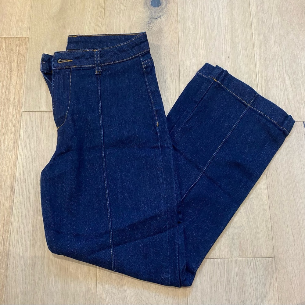 Zara | Crop Flare Mid Rise Blue Jeans 💙